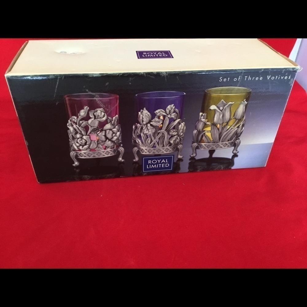Nwt SET OF 3 FLORAL‎ VOTIVE CANDLE WITH TEALIGHTS.